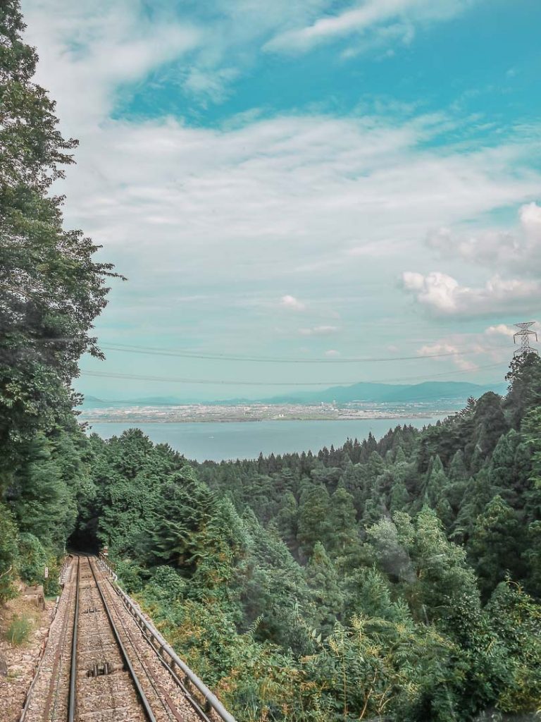 日本第一長的坂本纜車可以眺望琵琶湖